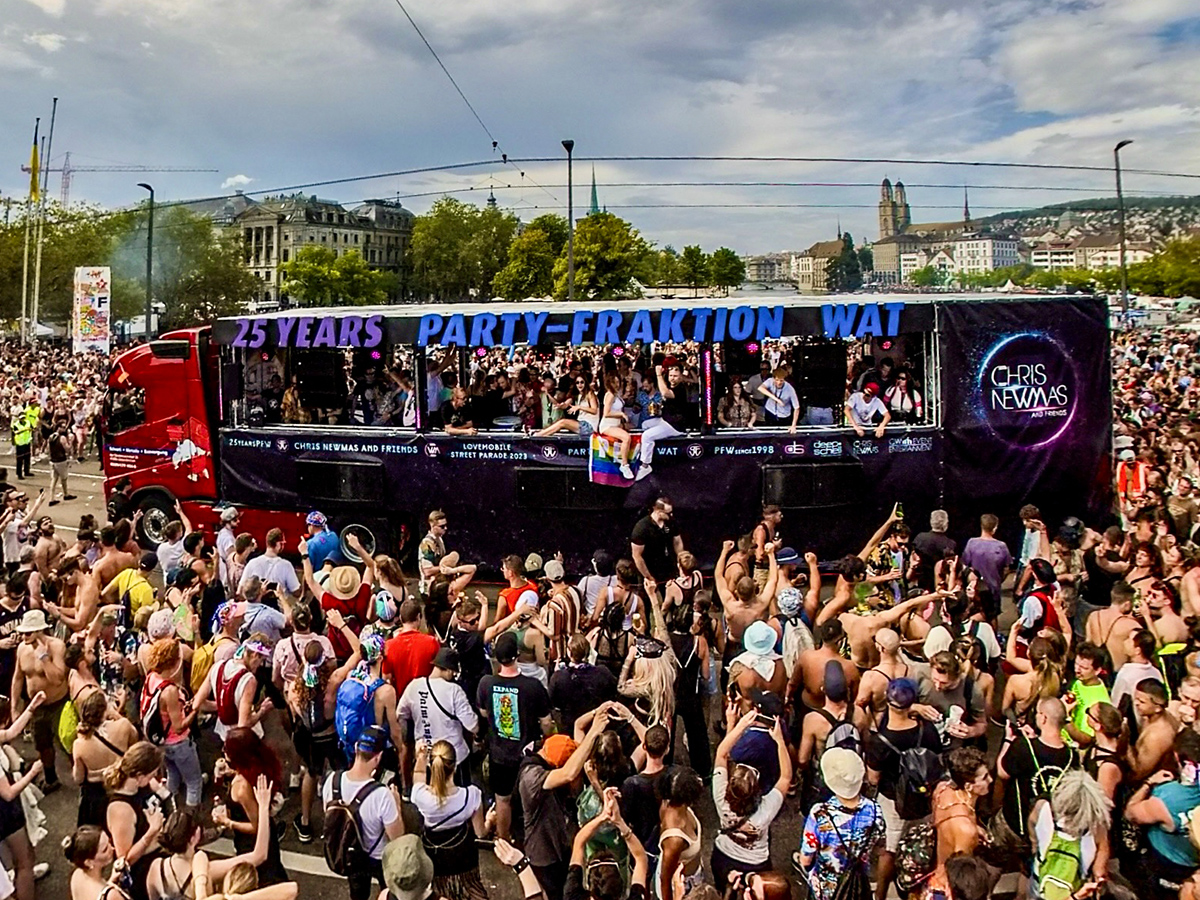 Love Mobile & Festival Stage